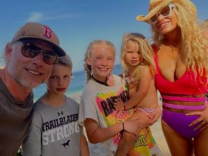 Jessica Simpson Thumbnail - 157.4K Likes - Most Liked Instagram Photos