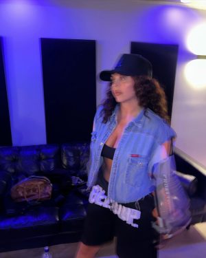 Jesy Nelson Instagram - My happy place 👽