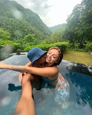 Jesy Nelson Instagram - 2023 Travels! 🇮🇳🇹🇷🇱🇰🇯🇵 🌎 @zionfoster