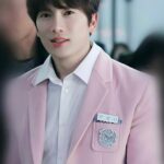 Ji Sung Instagram - #지성 처음보는 사진이에요. 고마워요. 이 교복을 선택하기까지 정말 많은 고민했었는데… 🤗🌈❤️ 아다마스도 잘 만들어 볼게요~👍🏻