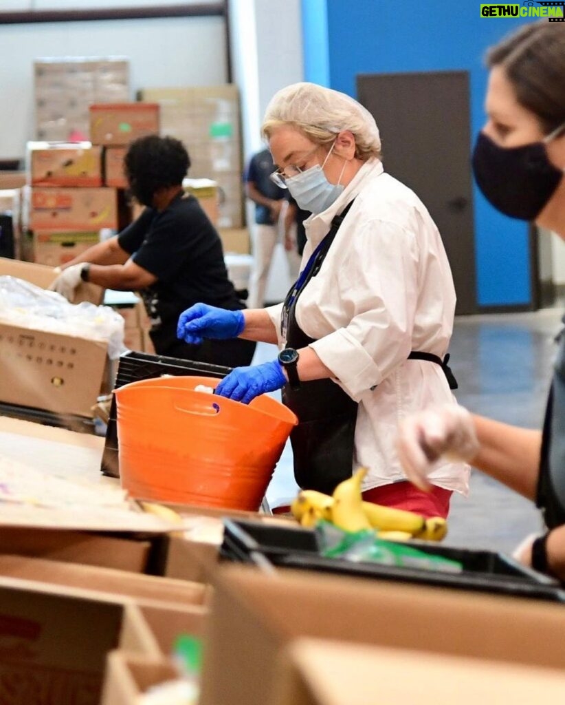 Jill Biden Instagram - Today at @kidsfoodbasket I learned that 1 in 4 West Michigan children live in food insecure homes. Since COVID began, Kids’ Food Basket in Grand Rapids has served over 420,000 healthy meals to the children and families of West Michigan. They even let me take a radish home. Grand Rapids, Michigan