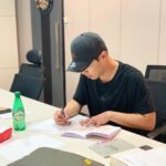 Jin Goo Instagram - #리갈하이 대본연습하러 회사로 출근 #9회도 #본방사수