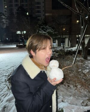 Jinhwan Instagram - 크겐 못 만들겠다⛄️