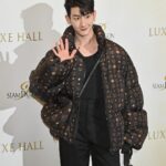 Jirakit Kuariyakul Instagram - ตามมาสัมผัสประสบการณ์การช้อปปิ้งแบบลักซ์ซูรี่ครั้งใหม่กันที่ “LUXE HALL” ชั้น M สยามพารากอน แบรนด์หรูระดับโลกมากมายยกขบวนเปิดเอ็กซ์คลูซีฟแฟล็กชิปสโตร์แห่งแรกในประเทศไทย ตอกย้ำความเป็น World Class Luxury Destination ของสยามพารากอนที่อยากให้เพื่อนๆ ทุกคนมาสัมผัสด้วยตัวเอง . #SiamParagon #WorldClassExperience #BeAmazed #LUXEHALLSiamParagon #LuxuryDestination Siam Paragon