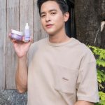 Jirayu Tangsrisuk Instagram - มาบูสต์สองพลังหยุดเวลาผิว ด้วยเซรั่มและมาสก์เจล จาก @cute_press ช่วยผลัดเซลล์ผิวเก่าอย่างอ่อนโยน พร้อมชะลอการเกิดริ้วรอย แถมเติมและล็อกความชุ่มช่ืนอีกด้วย 👍🏻 📍ช็อปเลย Cute Press Shop ทุกสาขาทั่วประเทศ และช่องทางออนไลน์ #บูสต์2พลังหยุดเวลาผิว #เซรั่มหยุดเวลาผิว #มาสก์เจลหยุดเวลาผิว #มาสก์ม่วงcutepress #cutepress