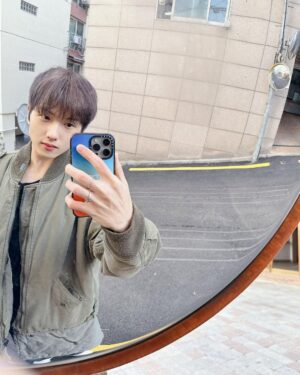 Jisung Instagram - Hair cut+🤎 #군밤맨_됐다