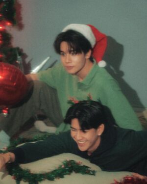 Jitaraphol Potiwihok Instagram - ปีนี้ขอพาหมอกเดย์มา Merry Christmas 🎄 ทุกคนนะคับ ตอนนี้ซีรี่ย์กำลังขมเลย แต่ไม่คายนะขอบอก เพราะศุกร์นี้จะ… 🫢