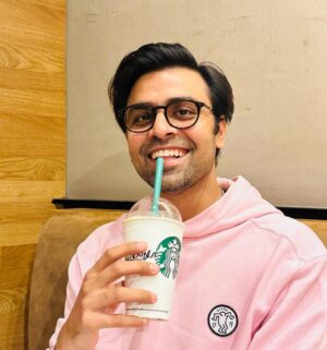 Jitendra Kumar Instagram - Coffee-shop 
#starbucks #grace