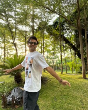 Jitendra Kumar Instagram - 🌿🌱🍀
#vibe #green