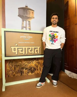 Jitendra Kumar Instagram - Love Mambo🦹

👕 @dipikamohta 
#panchayat #season2 #amazomprime #streaming