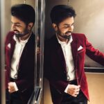 Jitendra Kumar Instagram – 🍷🍷
#suitup #velvet 

Styled by @krishi1606 
HMU by @shenoyafernandes