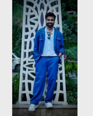 Jitendra Kumar Instagram - जाए जहॉ भी लेके जि़न्दगी .. we got to go that way..!!☘️

#DryDay #things 
 
HMU by @shenoyafernandes 
Styled by @krishi1606
Accessories by @adonis_sterling 
Photography @Aryanpathak23