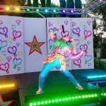 JoJo Siwa Instagram - MY FIRST PERFORMANCE ON MY BACKYARD STAGE “WORLDWIDE LIVE” IS UP NOW!!🌟🌏 Go watch it (LINK IN MY BIO) and tell me what you think!! What songs do you wanna see me perform next friday??!! I’m gonna perform 3 FULL songs next week!!👇🏼