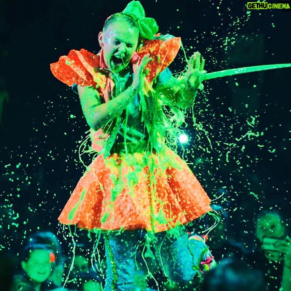 JoJo Siwa Instagram - Best advice if you ever get slimed....Don’t open your mouth like I do hahah! 💚🔥 SLIMEFEST 2018 WAS EPIC!! I wanna perform live more often! Like everyday!?