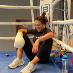 Joanna Jędrzejczyk Instagram – HAPPY MONDAY 👊🏼😃 When one hand is out of order, you can still use the other one and be back to doing what you really love🤍

🎥 @m_caruk
#boxing #boxinggirl #boxingtraining Boks Olsztyn