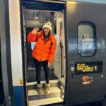 Joanna Jędrzejczyk Instagram - koniec tego dobrego! Czas wracać do rzeczywistości po tym świąteczno - noworocznym resecie i szaleństwie w górach 🏔️ Pędzę do Warszawy na Bal Mistrzów Sportu (jeszcze bez kreacji, a dziś wszystko pozamykane 😂) , a już jutro rano o 5 pobudka i ruszam w trasę do Giżycka na kolejne nagrywki do najnowszego formatu w @tvn.pl wraz z @m_rozenek i @zofia_szawernowska 🎥 📺 Intensywnie jak zawsze ale ten rok będzie wyjątkowy. Bo tak chce! Dużo jest zależne od osób trzecich, miejsca w którym się znajdujemy, czasu itp. Ale wiecie co? Najważniejsze jest codzienne nastawienie i bycie tym kim chcemy być tak w codziennych, przyziemnych działaniach ✨ Cieszmy się każdym dniem! Kiss 💋 PS macie swoje typy na pierwszą trójkę w dzisiejszym Plebiscycie ? Moi Górale i Góralki🤗 Dziękuję! @karolina.janczak.makeup @megi_magda @adam.janczak.81 …. #ontheroad #traintravel #traintrip #krakow #cracow Dworzec kolejowy Kraków Główny