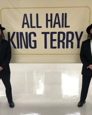 Joe Lo Truglio Instagram - 🚨BTS🚨”Cinco De Mayo” Heist, Season 6.  This was a fun day and Terry was a living trophy. 🏆Not easy makeup to be in for ten hours, but golden attitude.  I remember thinking how wonderfully outrageous this show is, as us weirdos pushed a shopping cart as fast as we could down the street Seinfeld used to shoot on. 🤯
#b99mems