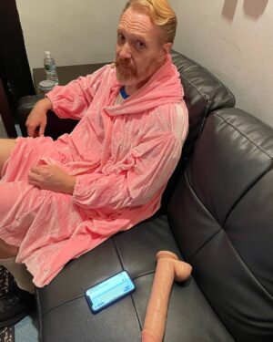 Joe Lo Truglio Instagram - Backstage in Chicago with friends and toys. Showtime in 20 minutes. #RivieraTheater#theState
@thestatecomedy @kenmarino @thekevinallison @kerrikenneysilver