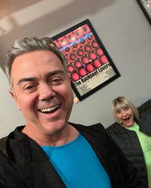Joe Lo Truglio Instagram - Backstage in Chicago with friends and toys. Showtime in 20 minutes. #RivieraTheater#theState
@thestatecomedy @kenmarino @thekevinallison @kerrikenneysilver