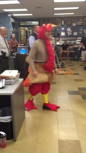 Joe Lo Truglio Instagram - Thankful. 
Spread some love and turkey dances.
@stephaniebeatriz 
🔶🍁🦃🍁🦃🍁🔶
#HapoyThanksgiving2022
#TommyGobbler