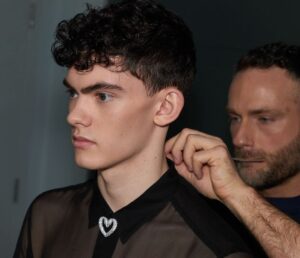 Joe Locke Instagram - Got ready for the @bafta with @britishgq 
-
Words @zakmaoui 
Photography @josephsinclair 
Grooming @lancomeofficial @harishair 
Styling @hollyevawhite
Styling assistant @styledbyeoin 
Suit & shirt - @amiparis 
Shoes - @louboutinworld 
Jewellery - @swarovski 
@prosper_pr