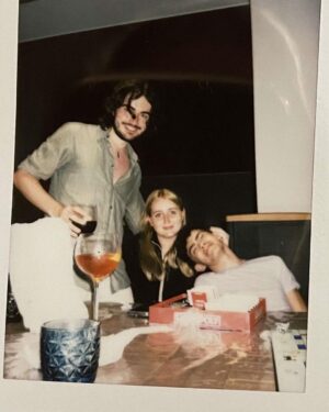 Joe Locke Instagram - Who needs to Locke for love when you already have everyone you need in your life xxxxx

Also f*ck the sun 💕