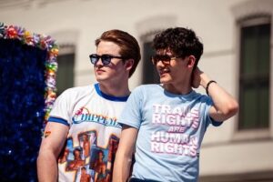 Joe Locke Instagram - DC pride was very fun, and I don’t just mean kit’s T-shirt. Thanks @ukinusa for having us 🏳️‍⚧️🏳️‍🌈