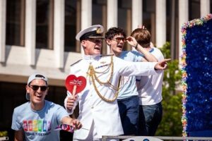 Joe Locke Instagram - DC pride was very fun, and I don’t just mean kit’s T-shirt. Thanks @ukinusa for having us 🏳️‍⚧️🏳️‍🌈