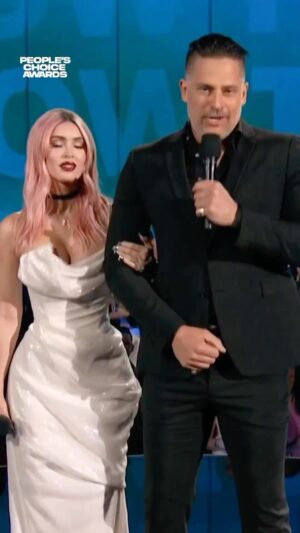 Joe Manganiello Instagram - Presenting at the #PeoplesChoiceAwards with @meganfox