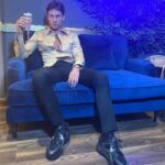 Joey Essex Instagram - I’ve been the golden boy for too long... this is to many more years 🥂