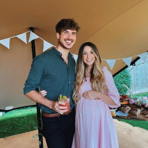 Joey Graceffa Instagram - missing England already 🥺🇬🇧 my solo summer in the city trip was something I’ll never forget… made new friends, reconnected with old ones, and grew a lot from being on my own. England feels like a second home to me, and I’m sure I’ll be back soon 😉