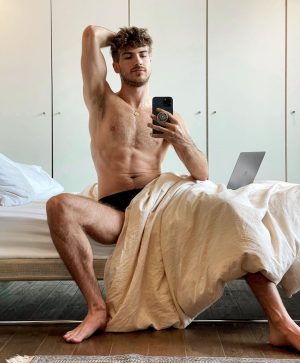 Joey Graceffa Instagram - if this hits 1,000,000 likes I’ll start an onlyfans 😉