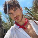 Joey Graceffa Instagram – i’m not straight & neither is my hair 😗 here’s a lil bday photo dump ☀️🌴