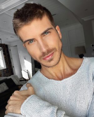 Joey Graceffa Instagram - single during cuddle weather? snuggle your damn self❗️