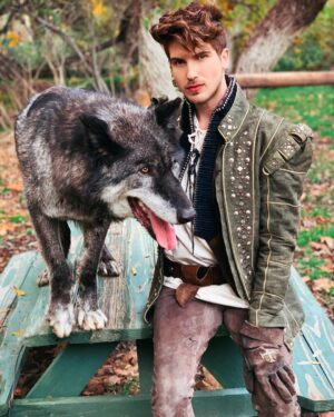 Joey Graceffa Instagram - Me and my new dog 🐺 NEW VIDEO UP! Go behind the scenes of my music video #kingdom 👑 link in BIO