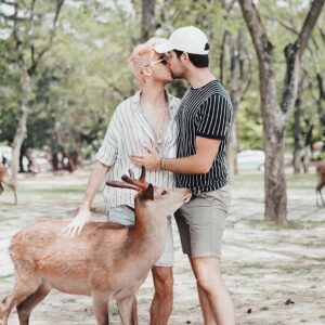 Joey Graceffa Instagram - Time flies when you’re in love! 💕Can’t believe it’s been 5 years since I met this beautiful man. Sometimes being picky has its perks 🥰 Even though we are complete opposites in so many ways... we still fit together perfectly . Happy 5 year anniversary @misterpreda Love you to the moon and back mister ❤️