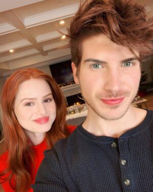Joey Graceffa Instagram - Even my hair turns red around cheryl blossom 🌹 new video up with my sis @madelame LINK IN BIO