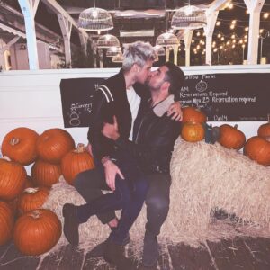 Joey Graceffa Instagram - I found the b̶i̶g̶g̶e̶s̶t̶ cutest pumpkin in the patch 🎃 @misterpreda