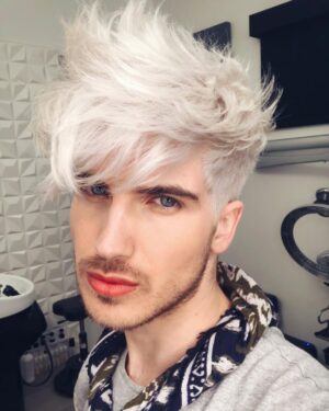 Joey Graceffa Instagram - Jack Frost could never ❄️ Thank you @guy_tang for making me a frost prince🤴🏼I dare you to only comment white emojis! 🌨⛄️