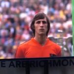 Johan Cruijff Instagram - Popular TV show Ted Lasso featured Johan and the principles of Total Football in their latest episode. 🍿