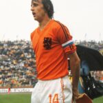 Johan Cruijff Instagram - We think about you Johan. Especially today. 🧡 76 years ago the world met @johancruyff. 1️⃣4️⃣ #NothingLikeOranje #CruyffLegacy 14