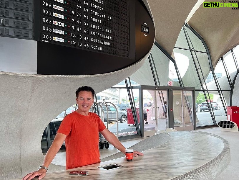 John Barrowman Instagram - It’s Throwback Saturday and we’re flying TWA! This is the Eero Saarinnen TWA terminal at JFK - Now converted to a fabulous retro hotel. @scottmale #lgbtqia #jfk #retro #airline #twa Sayville Ferry Service