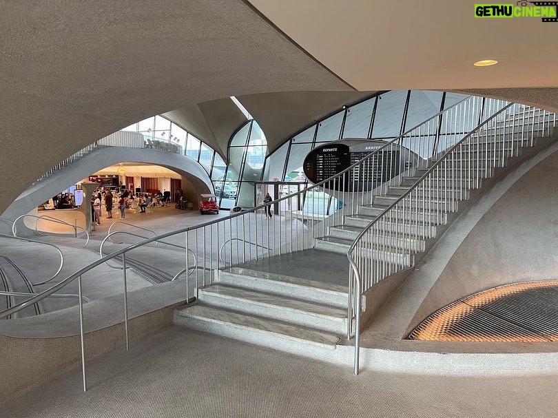 John Barrowman Instagram - It’s Throwback Saturday and we’re flying TWA! This is the Eero Saarinnen TWA terminal at JFK - Now converted to a fabulous retro hotel. @scottmale #lgbtqia #jfk #retro #airline #twa Sayville Ferry Service