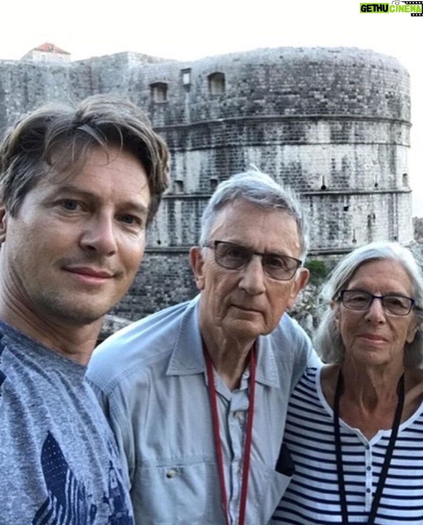 John Barrowman Instagram - Seventy Years Married!! Scott’s Ma & Pa are celebrating their Platinum Wedding Anniversary today❤️ Sydney was where it all started in 1953 . . #anniversary #mum #dad #london #sydney #palmsprings #navy #australia #uk Posted @withregram • @scottmale Palm Springs, California