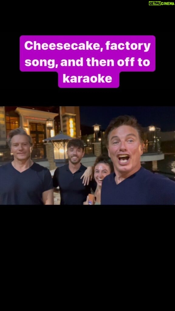 John Barrowman Instagram - Cheesecake, factory song then off to karaoke we’re gonna eat cheesecake and everything on the cheesecake factory menu because we are hungry. Big Faaaasshh, Wee Faaaasshh, Lizzie Faaaasshh, Scott Faaaasshh. #fash #palmsprings #karaoke #eat #cheesecake