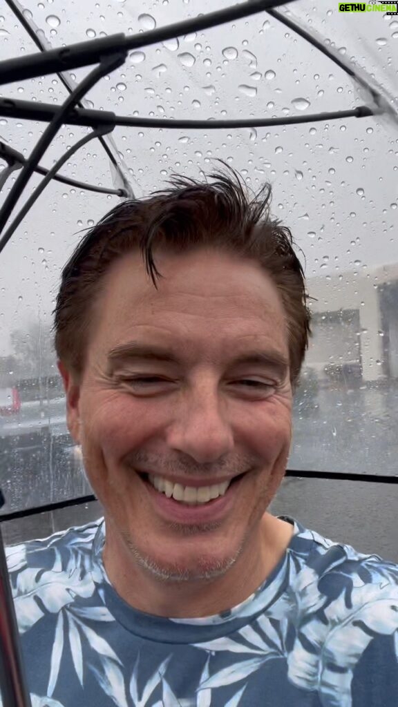 John Barrowman Instagram - Hurricane Hilary has begun… Jb #hurricane #hilary #tropicalstorm #palmsprings