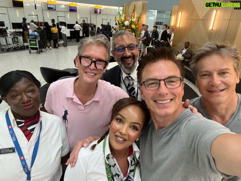 John Barrowman Instagram - “🌟 Grateful shoutout to @british_airways incredible employee @armanidmane who rose above the chaos and went the extra mile to rescue us after a morning of mayhem! She kept us calm and got us where we needed to go. 🙌 Your dedication and hard work make your team shine. Thank you! #OutstandingEmployee #Teamwork #ThankYou #LGBTQIA #codeshare #americanairlines Heathrow Airport