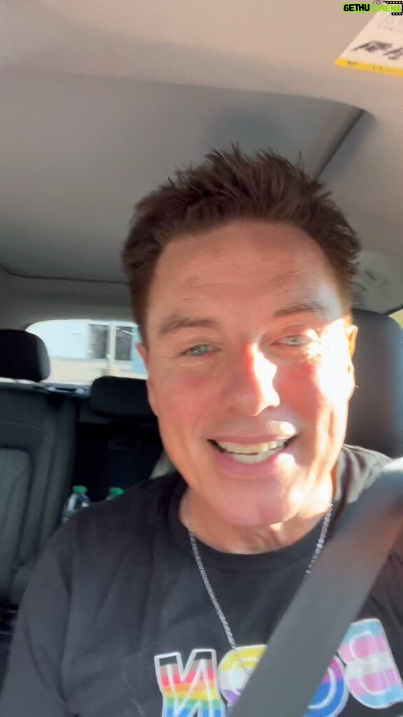 John Barrowman Instagram - Another great day at @wasummercon see you all Sunday for the final day. @jefferoni14 They are not his pants. #fanfamily #military #confamily #lgbtqia #pride #love #funnyvideos #tacoma