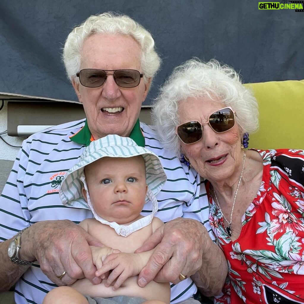 John Barrowman Instagram - The big yin!!! Happy Father’s Day to all the dads out their especially ours! Palm Springs, California