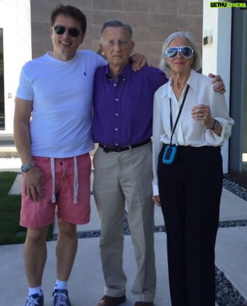 John Barrowman Instagram - Seventy Years Married!! Scott’s Ma & Pa are celebrating their Platinum Wedding Anniversary today❤️ Sydney was where it all started in 1953 . . #anniversary #mum #dad #london #sydney #palmsprings #navy #australia #uk Posted @withregram • @scottmale Palm Springs, California